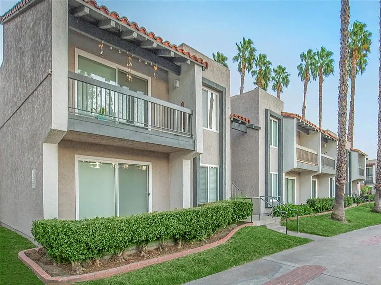 La Veta Grand Apartments — Photo 13