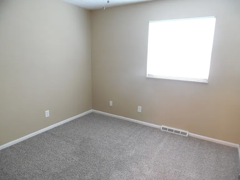 8760 Ashbrook Dr — Photo 23