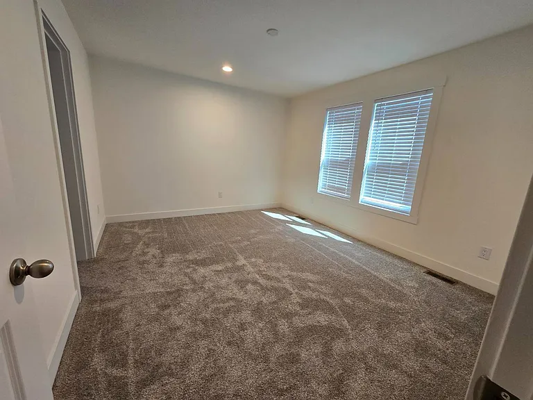 359 Lemon Dr #17 — Photo 4