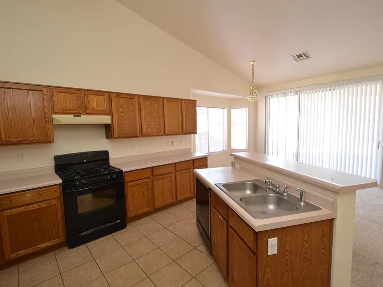 9941 E Paseo — Photo 4