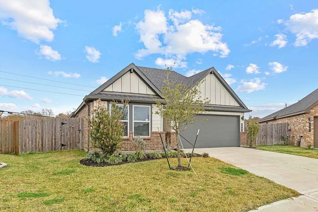 Building Photo - 4903 Pine Haven Ln