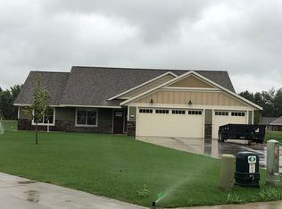 1859 Ladbrook Ln, Saint Cloud, MN 56303
