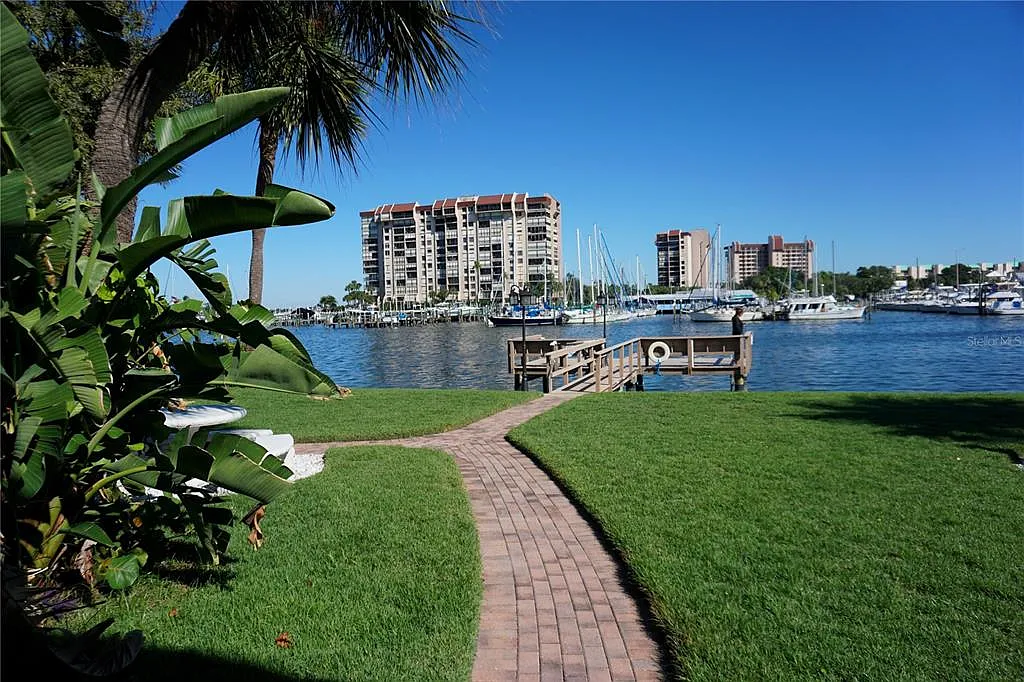 1 bed, 1.0 bath, 580 sqft, $3,600 — Photo 2
