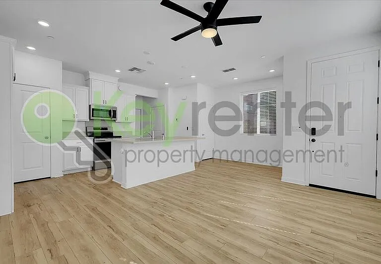 5301 E Commerce Way #44104 — Photo 4