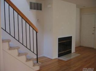 39 A&b Edgewood Rd, Port Washington, NY 11050