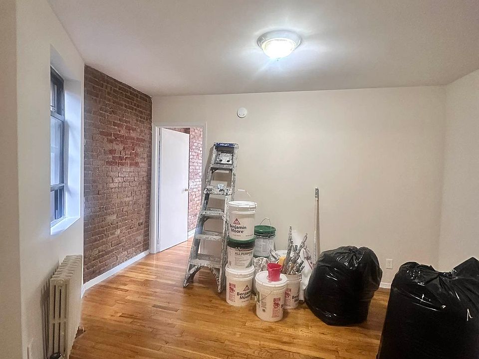 2nd image of 406 W 48th St #5D