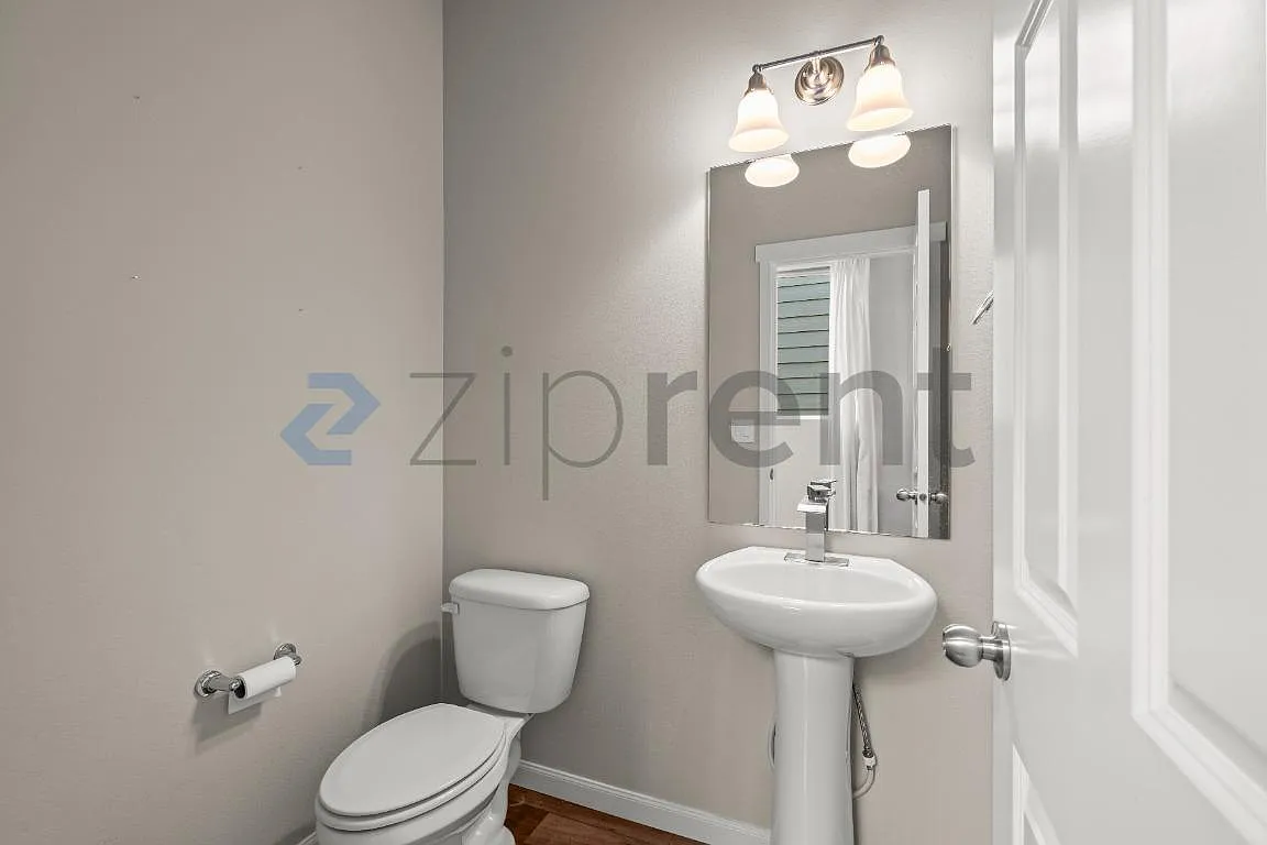 3 bed, 2.5 bath, 2270 sqft, $3,525 — Photo 4