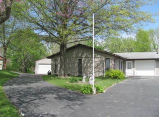65 Fore Seasons Dr, Grinnell, IA 50112