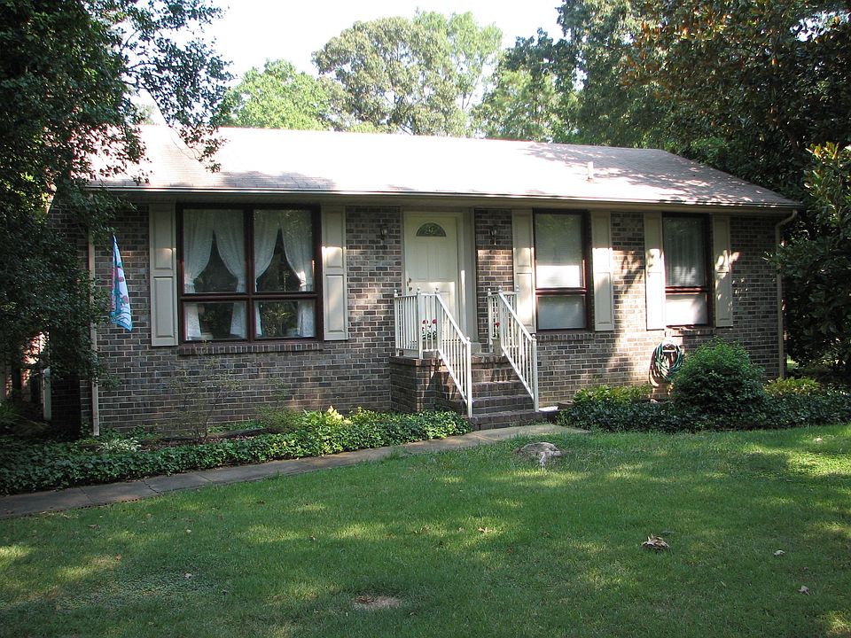 1st image of 3702 Malpas Dr