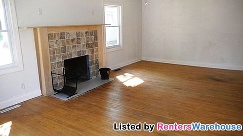 5th image of 421 Churchill St W