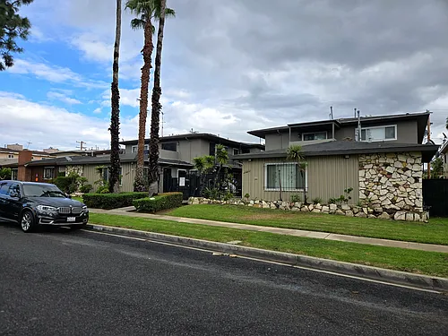 10618 Crenshaw Blvd Photo 1