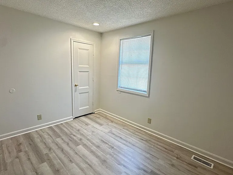 Evergreen Townhomes — Photo 19