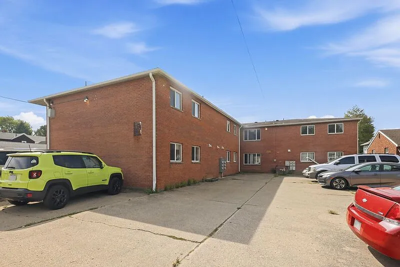 1 bed, 1.0 bath, $795 — Photo 3