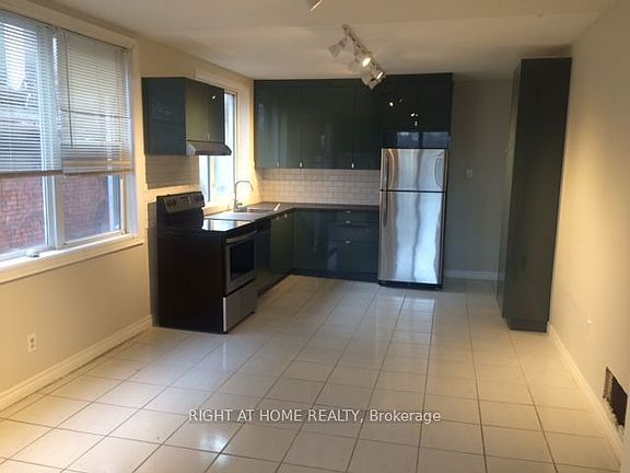 3rd image of 84 Proctor Blvd