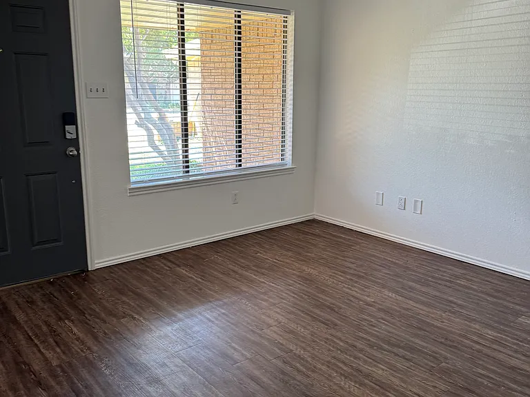 7505 Akron Ave #B — Photo 9