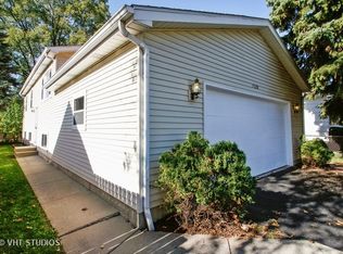 1328 Ridgeway St, Round Lake, IL 60073