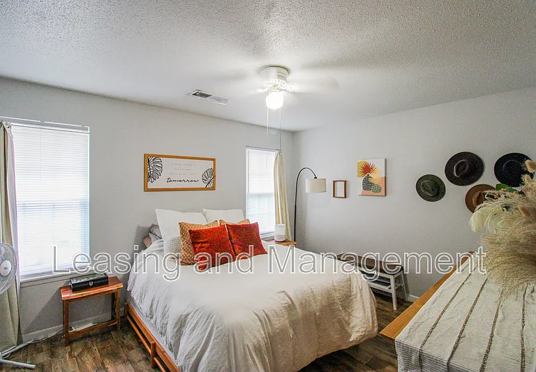1423 Ashley River Rd #1D — Photo 8