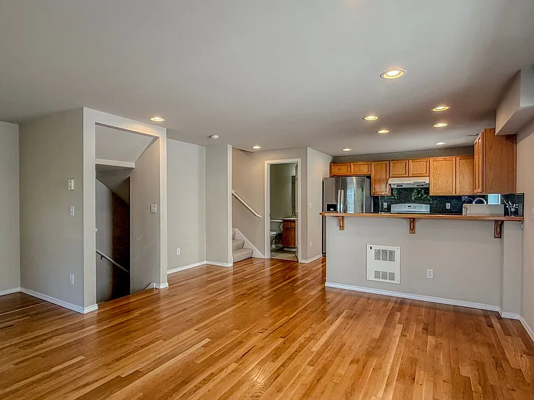 8538 Midvale Ave N #B — Photo 4