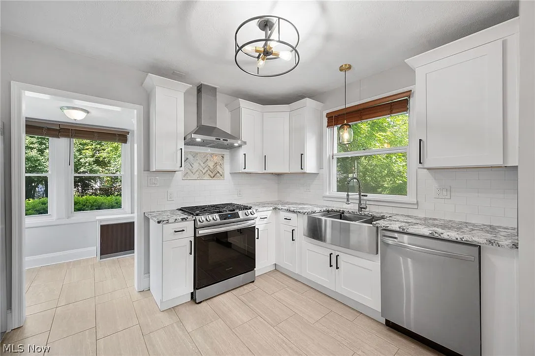 5 bed, 3.5 bath, 2562 sqft, $4,000 — Photo 4
