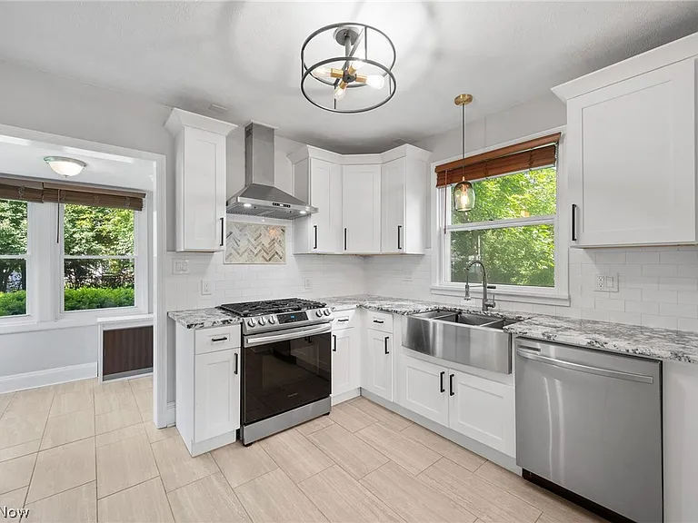 2924 Brighton Rd — Photo 4