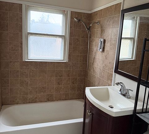 2nd image of 5103 N Dawson Dr