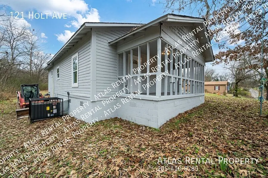 Comfort, Convenience & Style Tour This Beautiful 3BR Home Today! — Photo 2