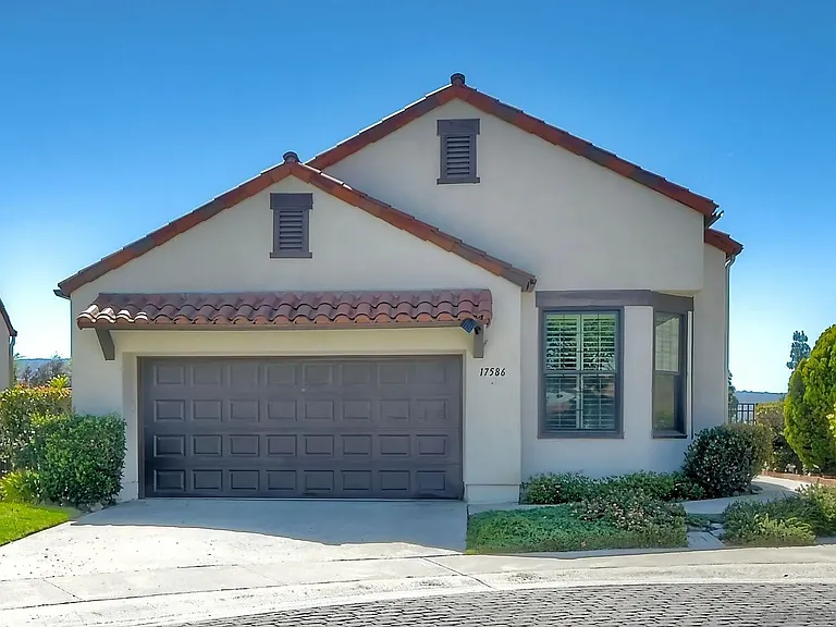 17586 Bocage Point — Photo 1
