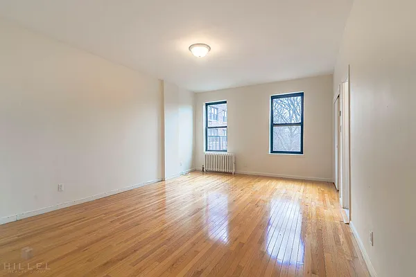 Rented by Hillel Realty Group | media 20