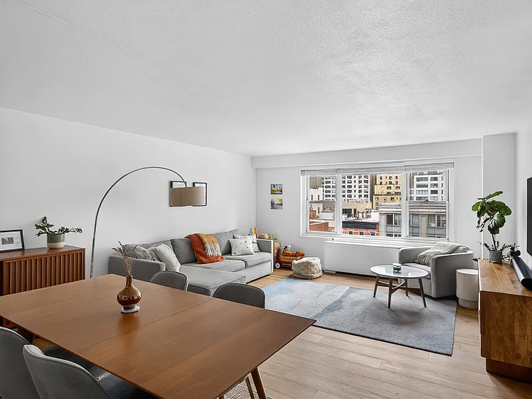 220 E 60th St #9H — Photo 4