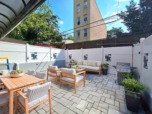 Rented by Voro Purple LLC | media 14