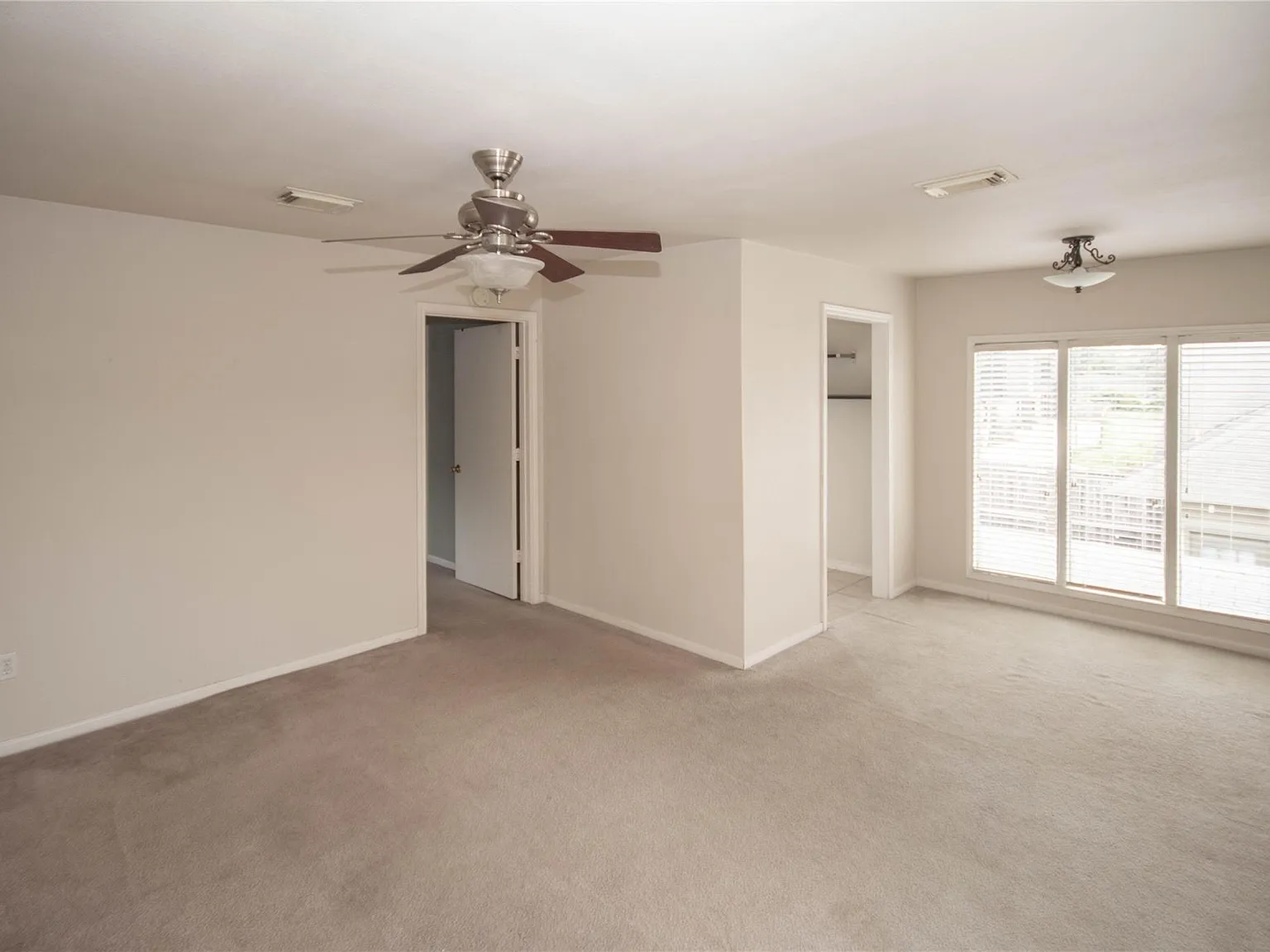 1 bed, 1.0 bath, 600 sqft, $1,050 — Photo 4