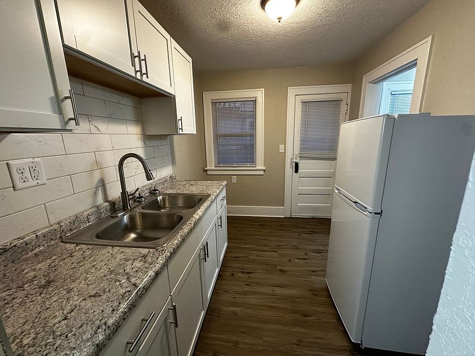 2nd image of 1615 26th St APT 4