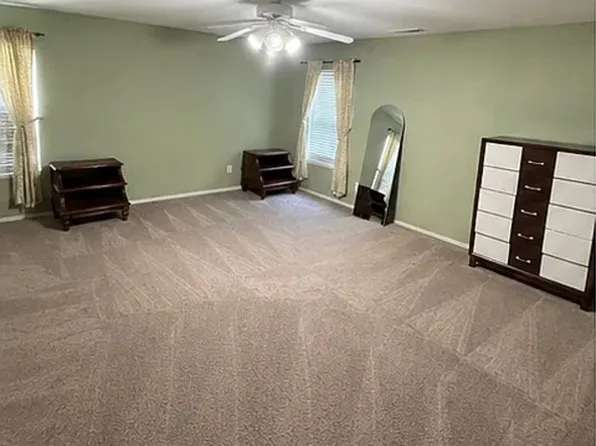 2324 Kirkgate Ln, Charlotte, NC 28215