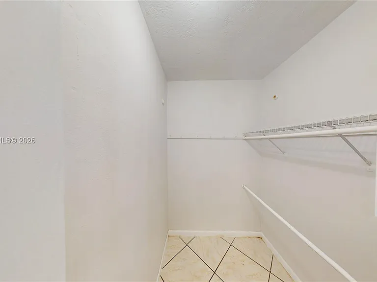6811 SW 16th St — Photo 8