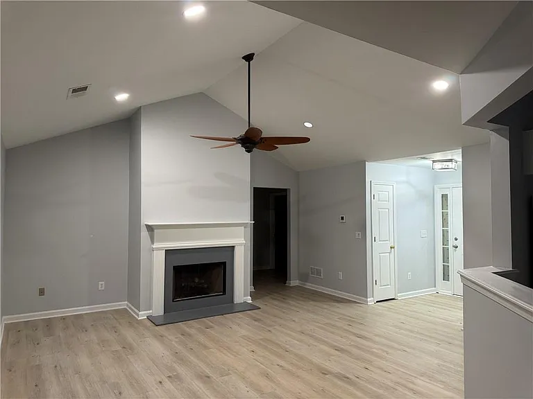 4209 Zephyrhills Dr NW — Photo 36