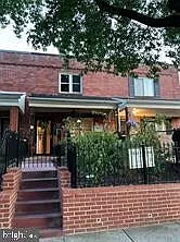 3 bed, 1144 sqft, $2,700 — Photo 1