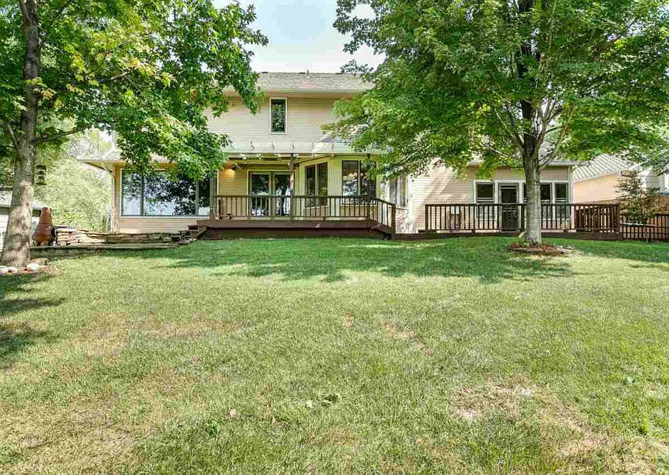 1st image of 12215 W Briarwood Cir