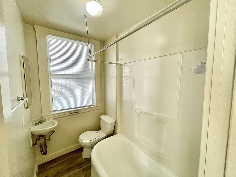 585 Birch St #15 — Photo 9