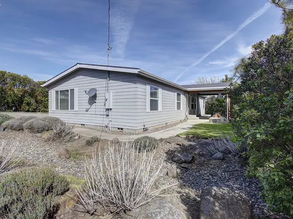 1408 Clark St, Wasco, OR 97065