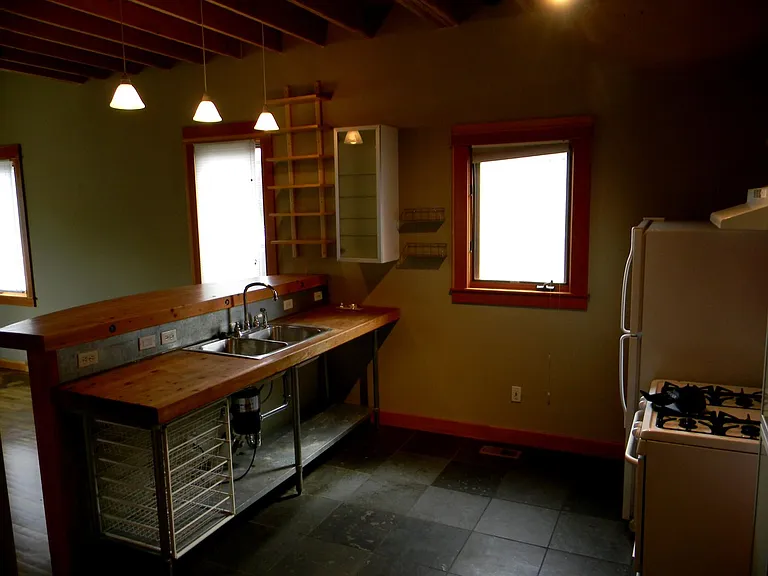 534 NE Russell St — Photo 9