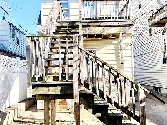 4th image of 8836 Sabre St