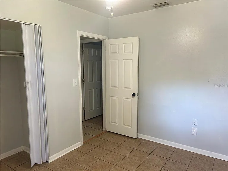 232 Beverly Blvd — Photo 28