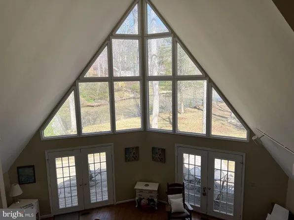 902 Eastover Pkwy, Locust Grove, VA 22508