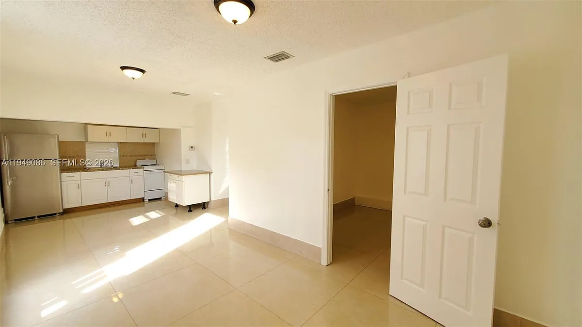 Building Photo - 2124 Scott St #EFFICIENCY