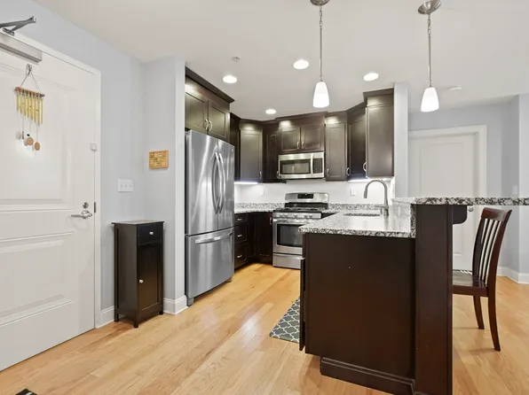 245 Cambridge St Unit 304, Burlington, MA 01803