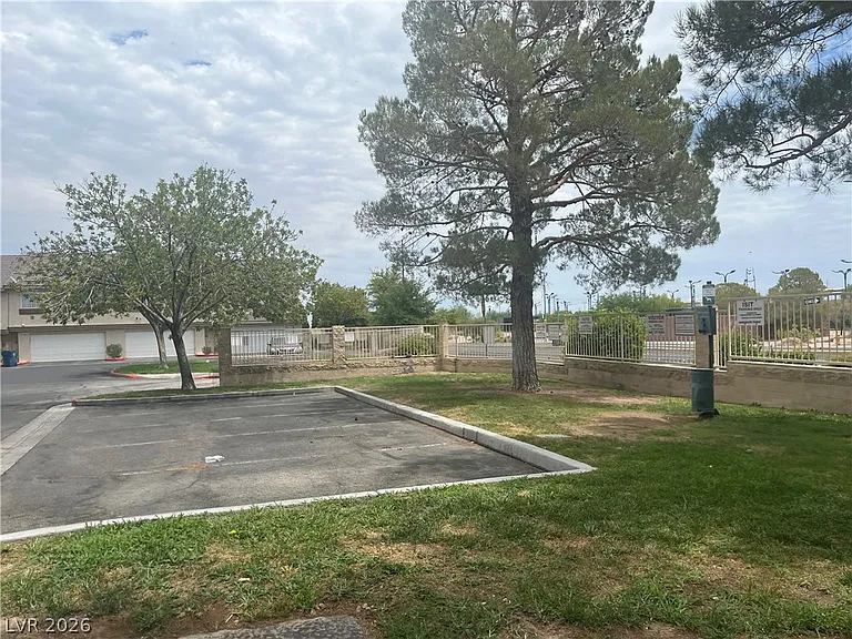 913 Nevada Sky St — Photo 8