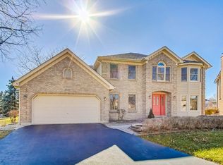 2835 Castlewood Ct, Aurora, IL 60504