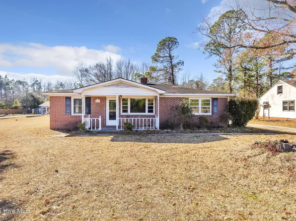 611 N Wright Street, Burgaw, NC 28425