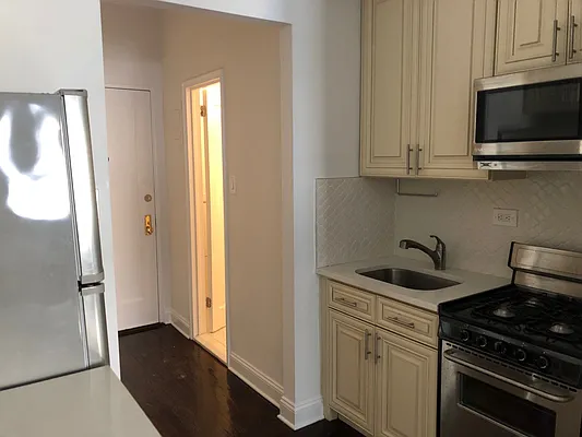 Rented by Lalezarian Properties | media 29