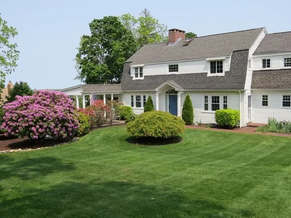 176 Underwood St, Fall River, MA 02720